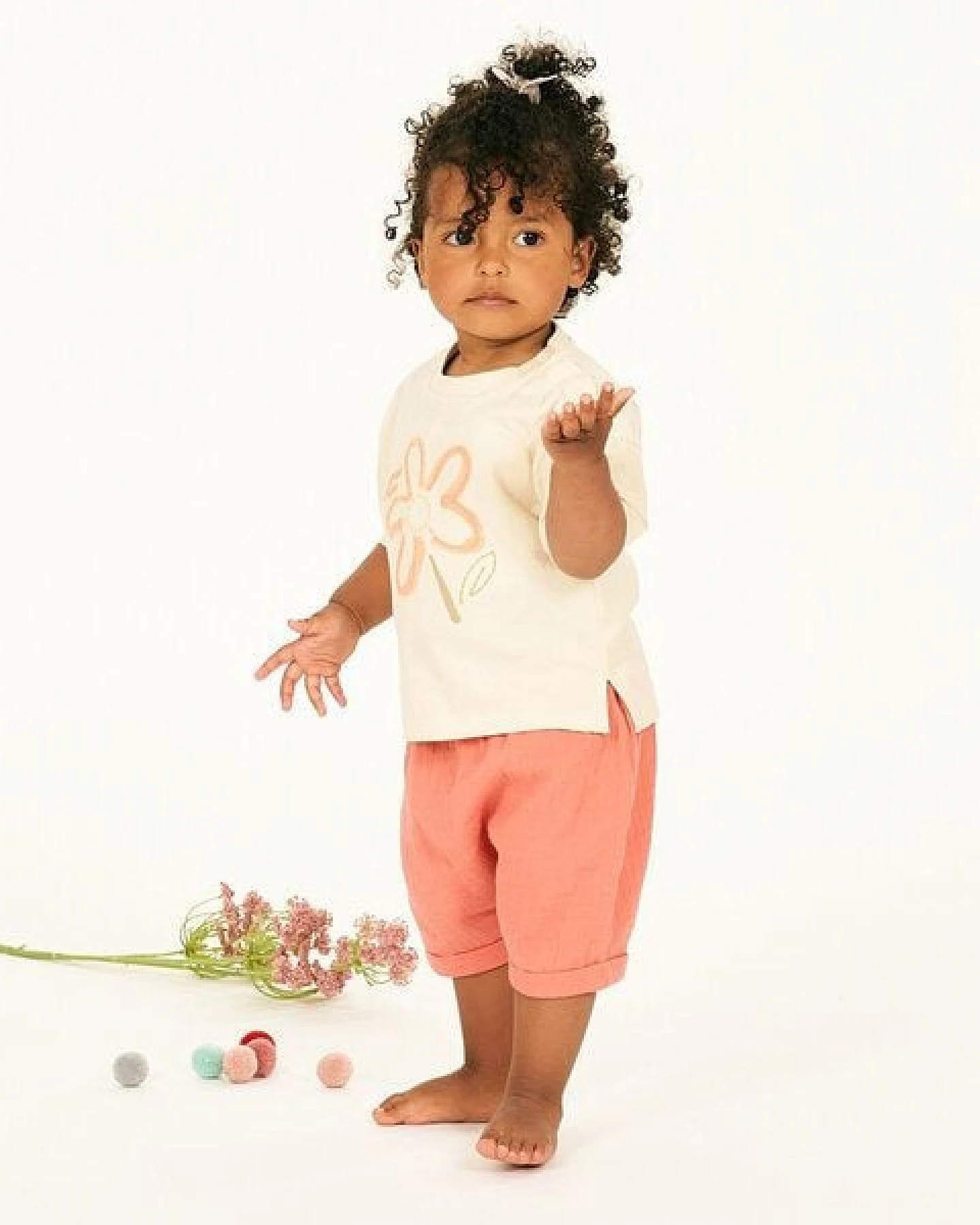 Sense Organics T-Shirt mit Blumendruck für Babys, Modell SOPHIE – Ansicht 2