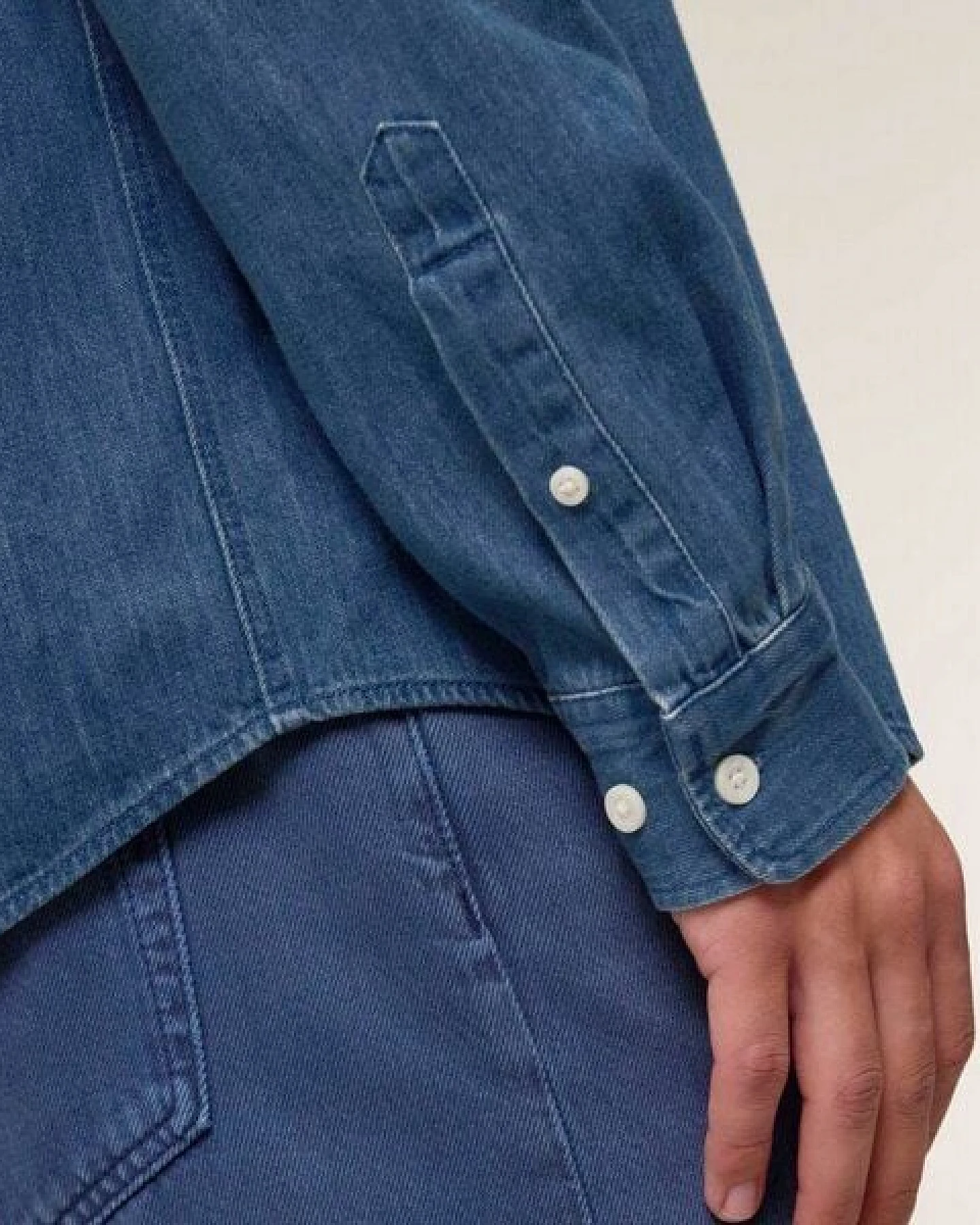 FAIRTICKEN BASICS Herren Jeans Hemd aus 100% Bio-Baumwolle – Ansicht 4