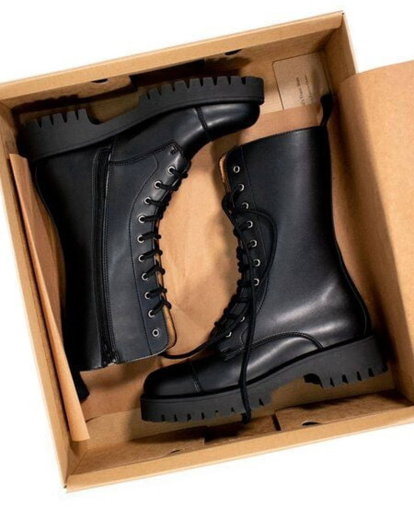 Will's Vegan Shop Track Sole 10 Eye Stiefel Damen – Ansicht 2
