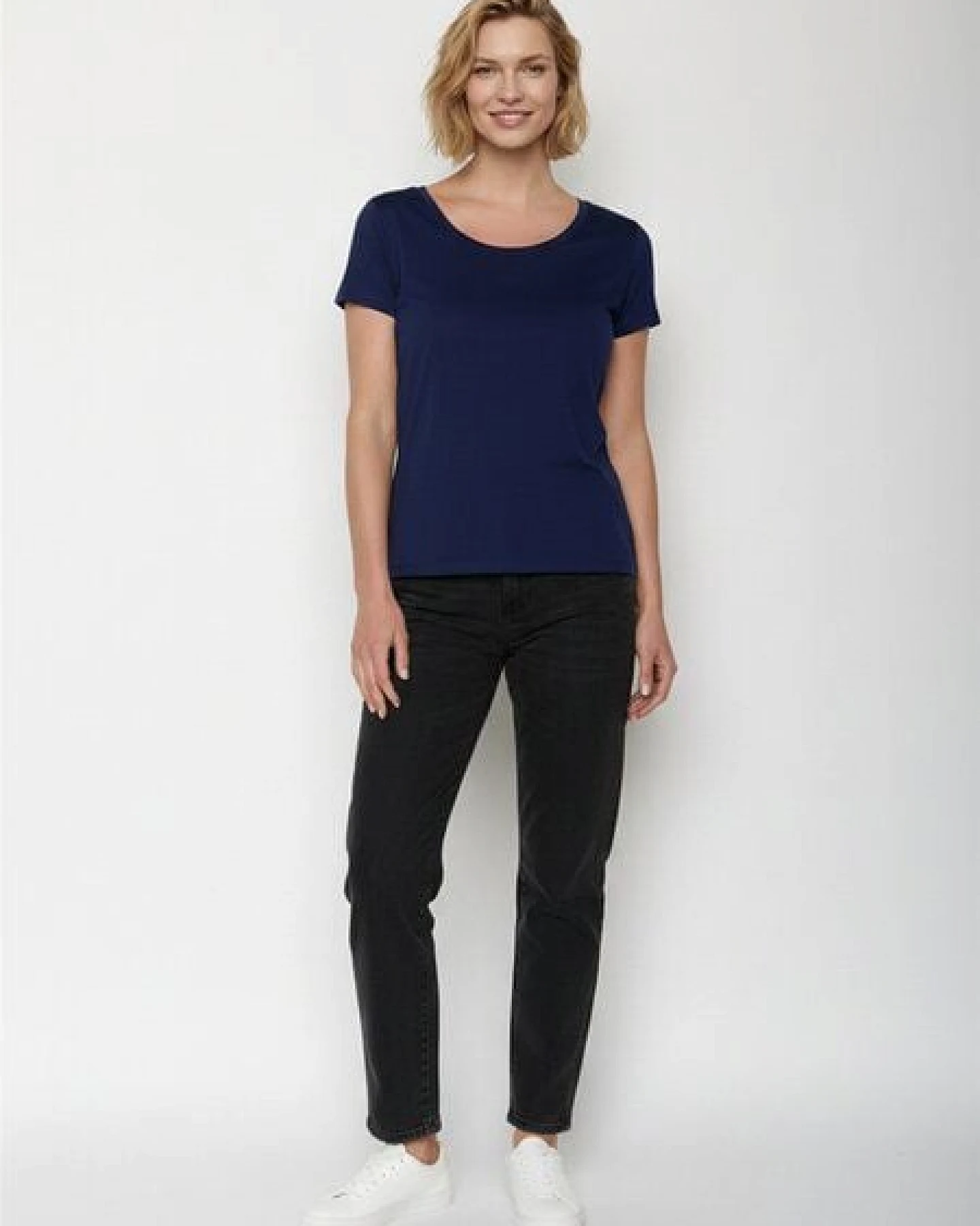 GREENBOMB Basic Loves - Sportliches T-Shirt aus Bio-Baumwolle / GOTS / Fair & Vegan – Ansicht 3