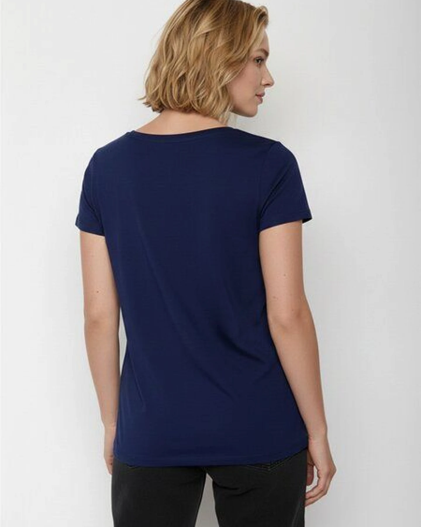 GREENBOMB Basic Loves - Sportliches T-Shirt aus Bio-Baumwolle / GOTS / Fair & Vegan – Ansicht 4