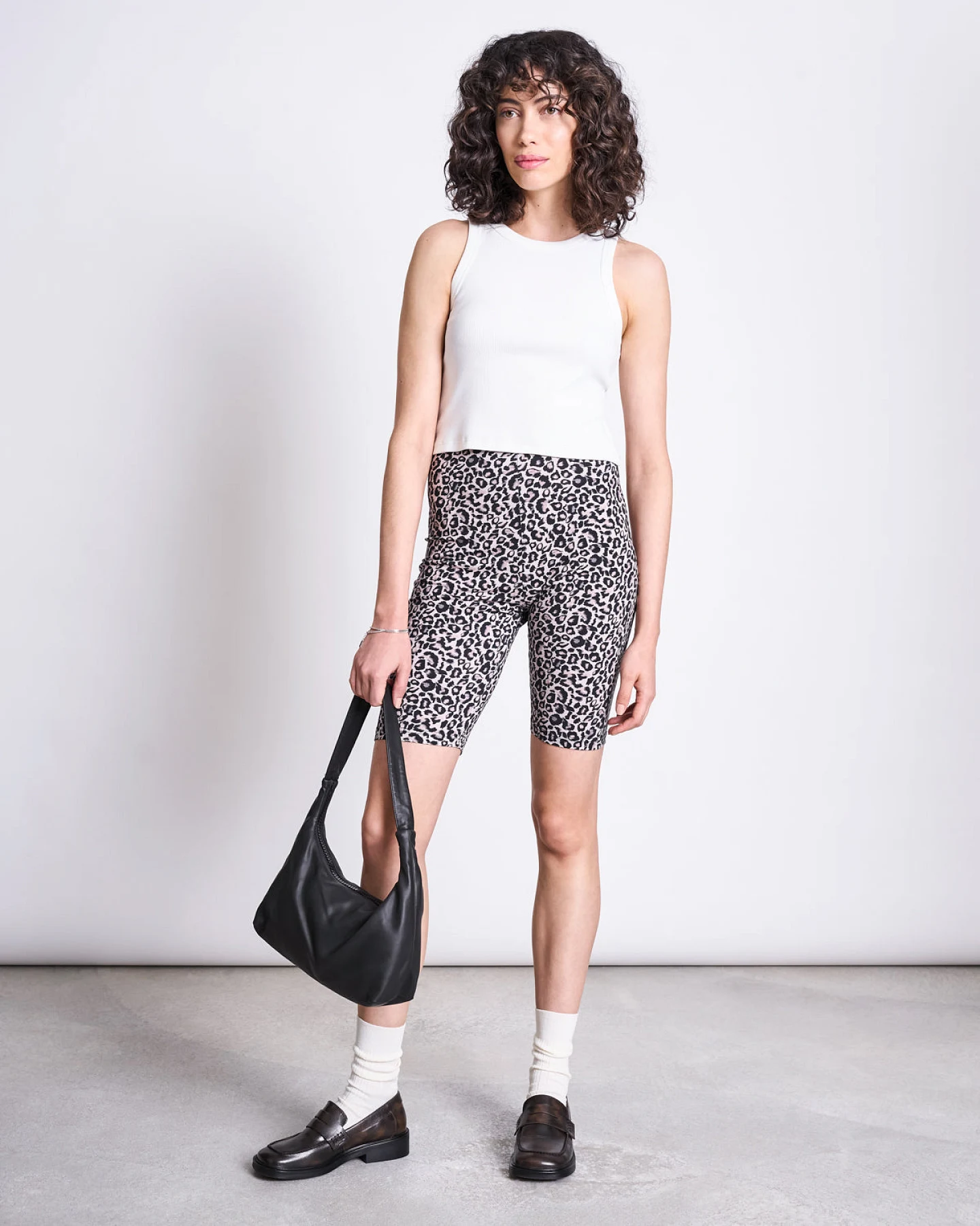 JAN 'N JUNE Damen vegan Biker Shorts Leo Druck – Ansicht 2