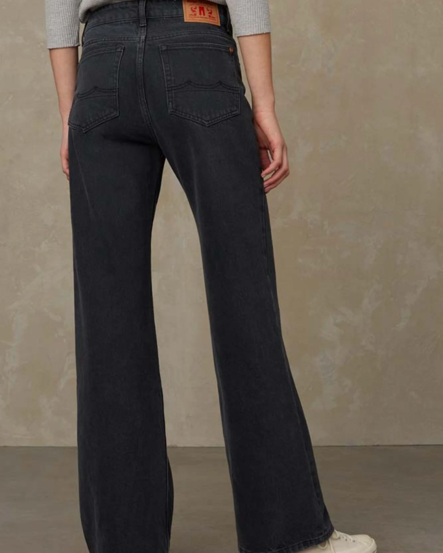Jeans Jane Eco Recycled Grey Worn – Ansicht 4