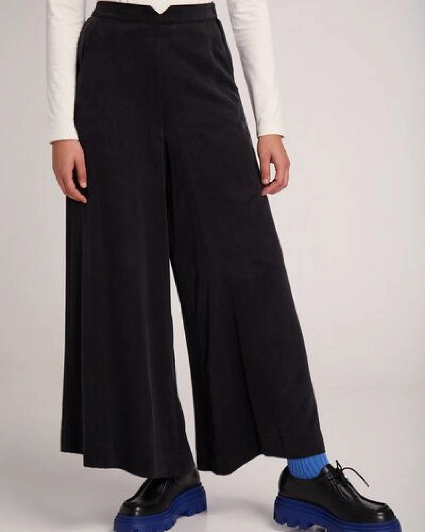 Suite13lab Hose VENT – Ansicht 4