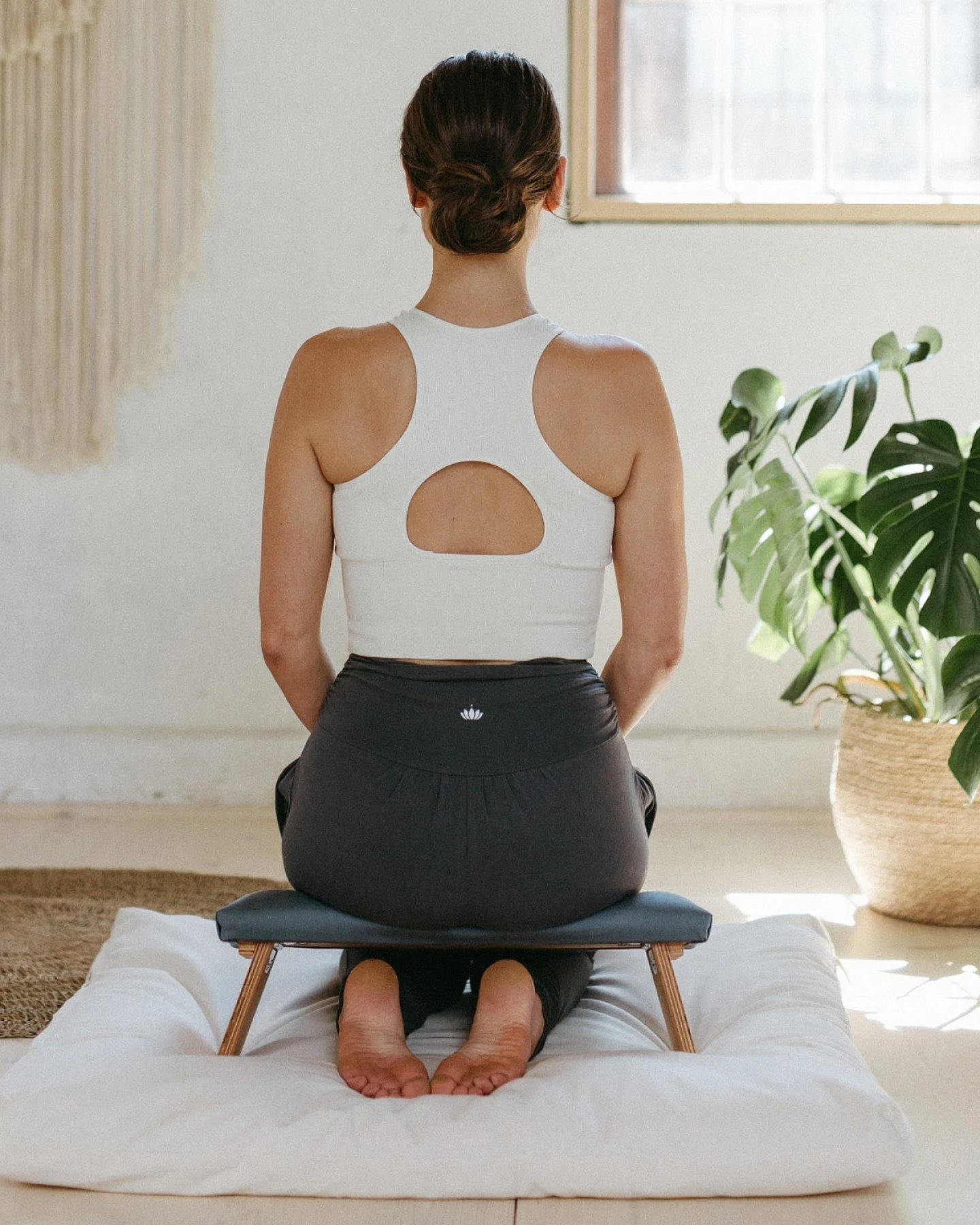 Lotuscrafts Meditationsbank DHARMA Standard – Ansicht 3