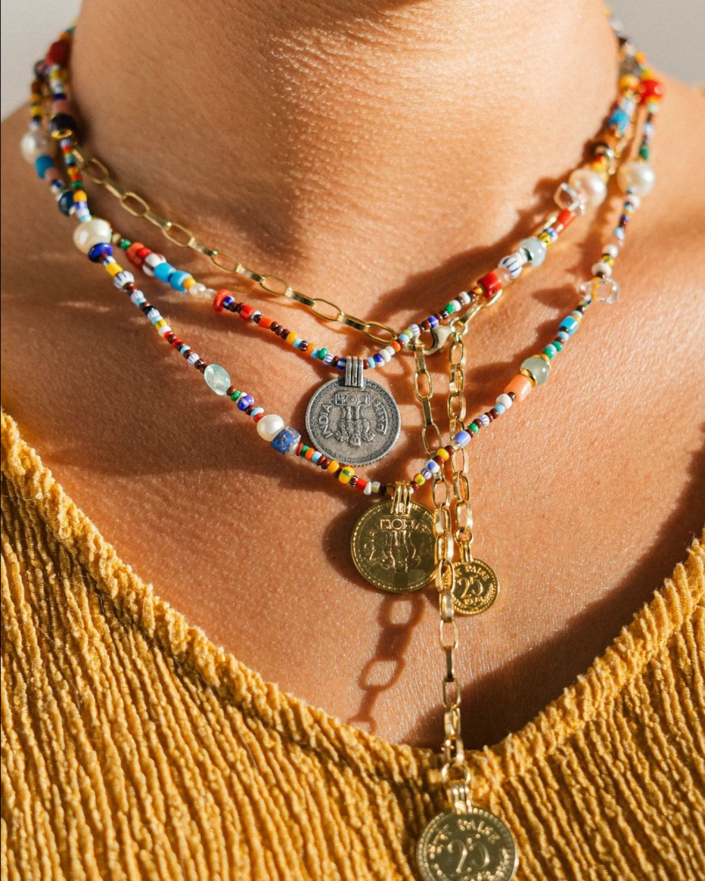 Hoffnungsträger Bunte Choker-Kette "Afrika" Münze Gold – Ansicht 2