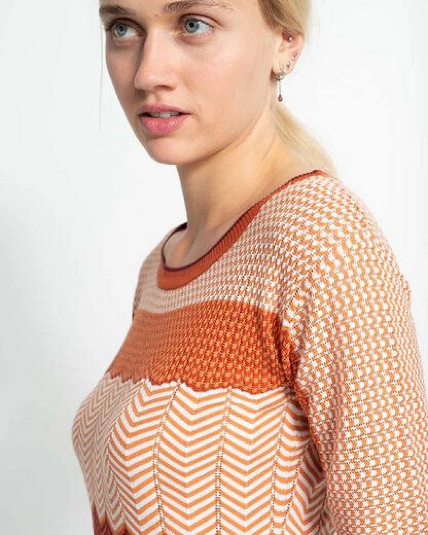 Alma & Lovis Muster-Pullover aus Bio-Baumwolle – Ansicht 2
