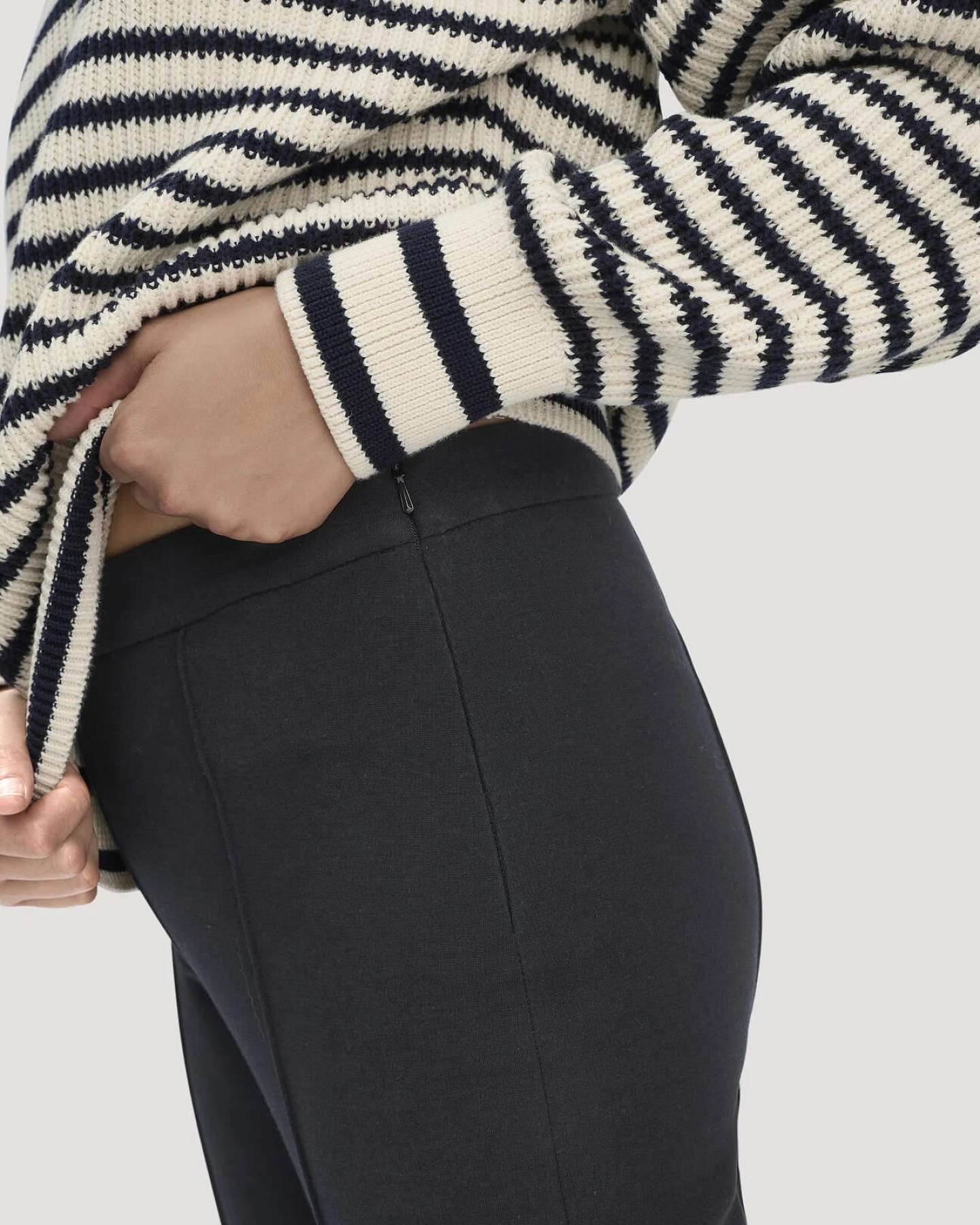 hessnatur Damen Jersey Hose Culotte Slim Leg aus Bio-Baumwolle - schwarz - Größe 36 – Ansicht 3