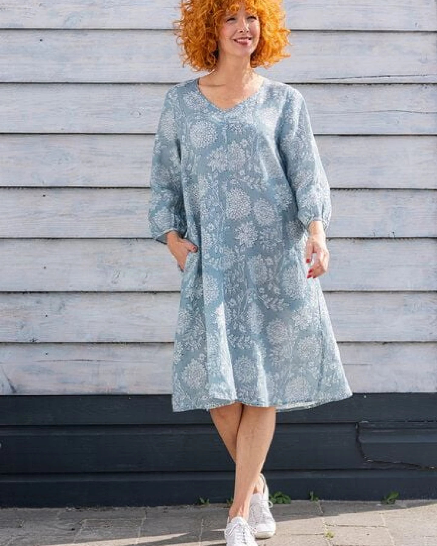 Heidekönigin Leinenkleid m. V-Ausschnitt – Ansicht 4