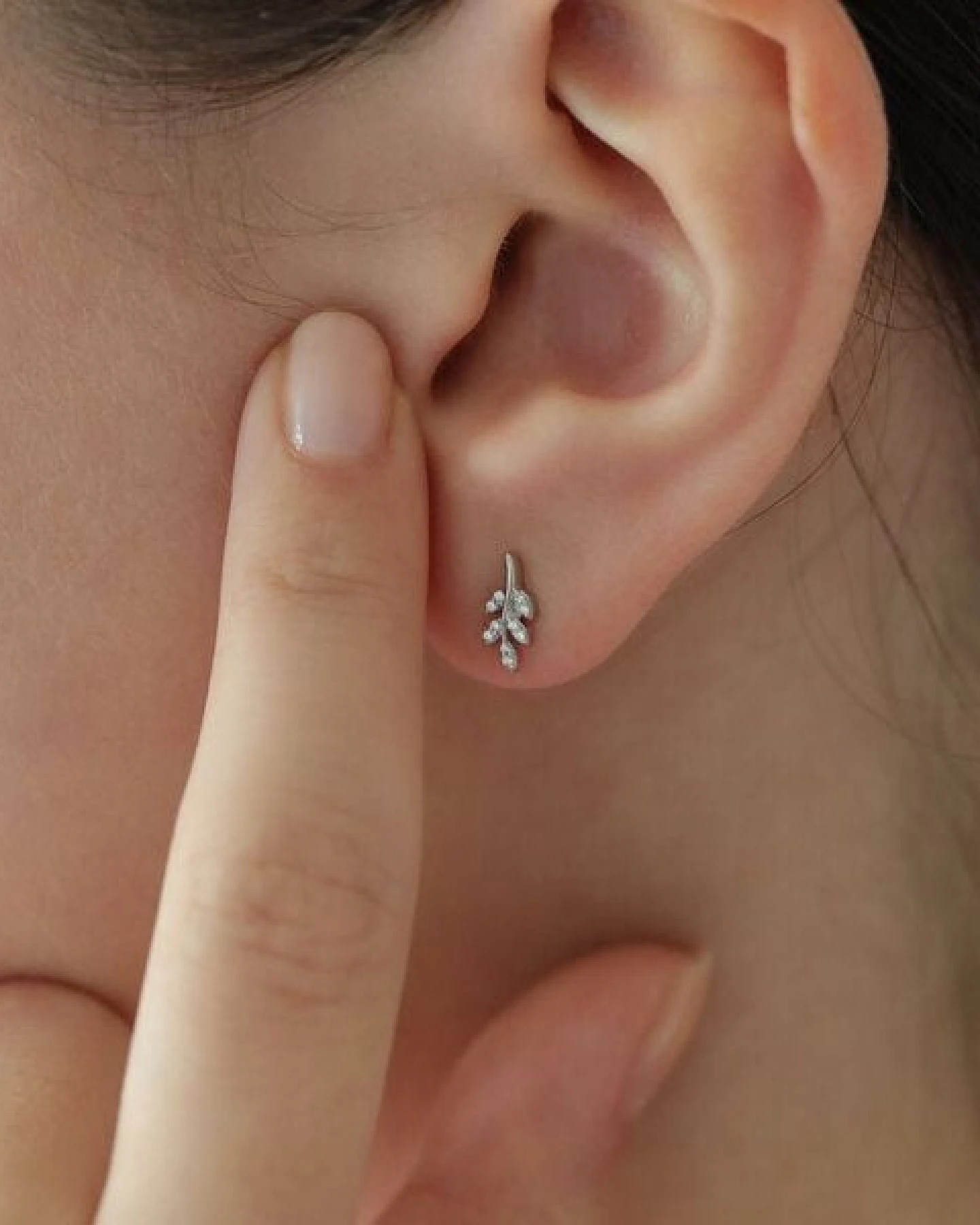 BELLYBIRD Jewellery OHRSTECKER - kleines Blatt, wasserfest, Silber 925/ vergoldet – Ansicht 4