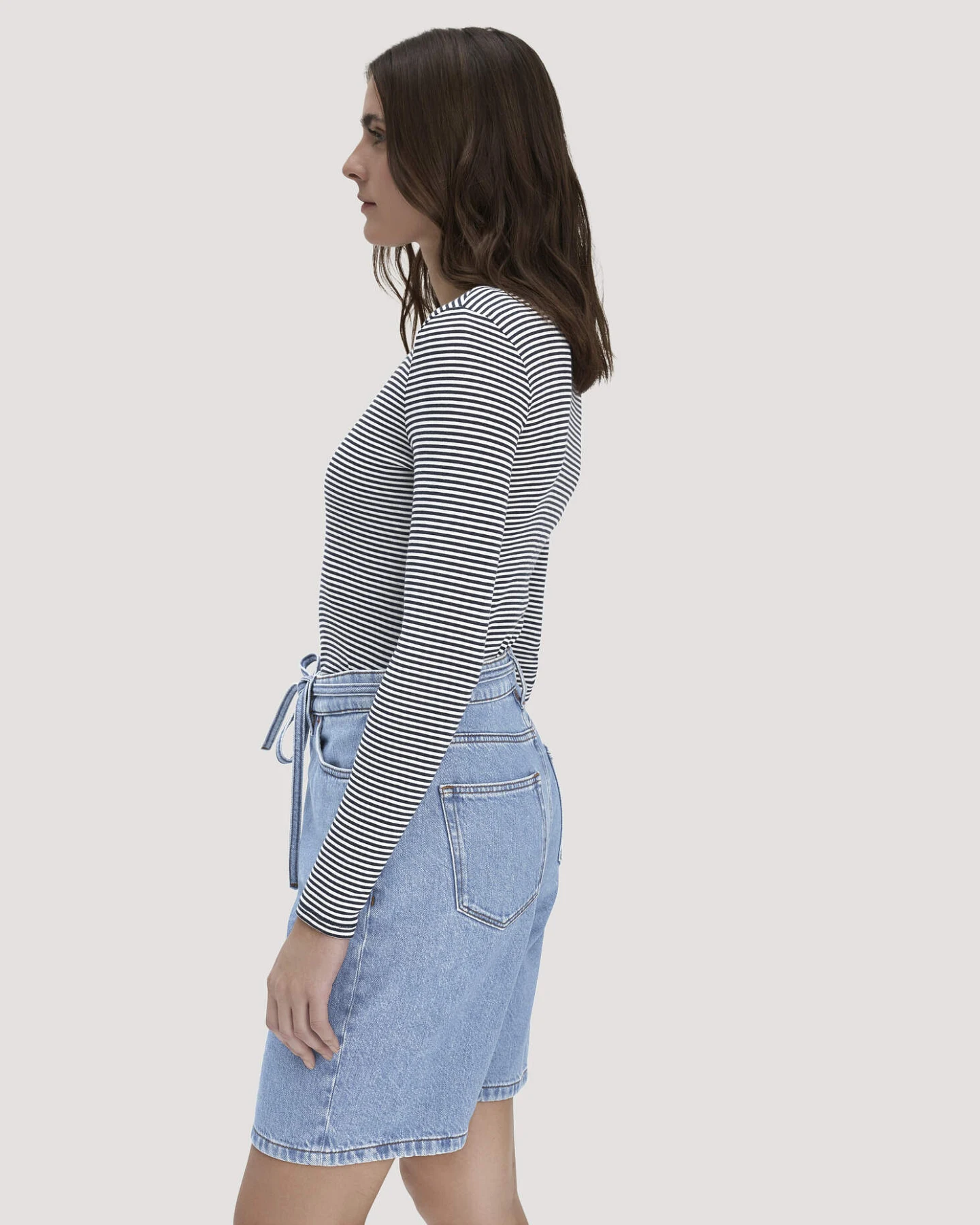 hessnatur Damen Jeans Bermuda aus Bio-Baumwolle mit TENCEL™ Lyocell - blau - Größe 25 – Ansicht 4