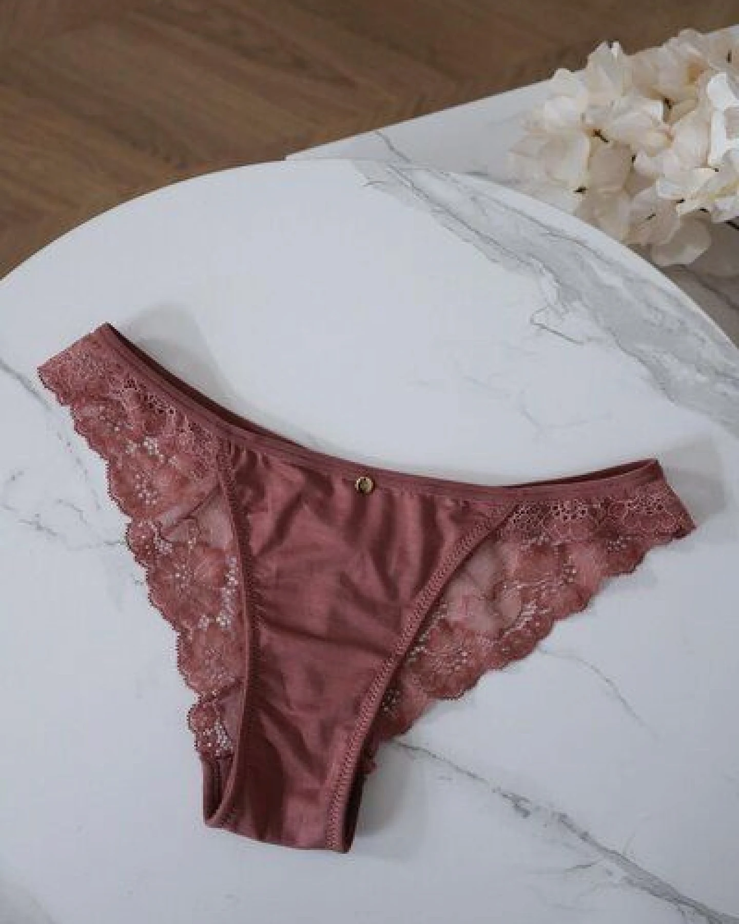 Coco Malou Spitzen-String Tilda in coffee rose – Ansicht 4