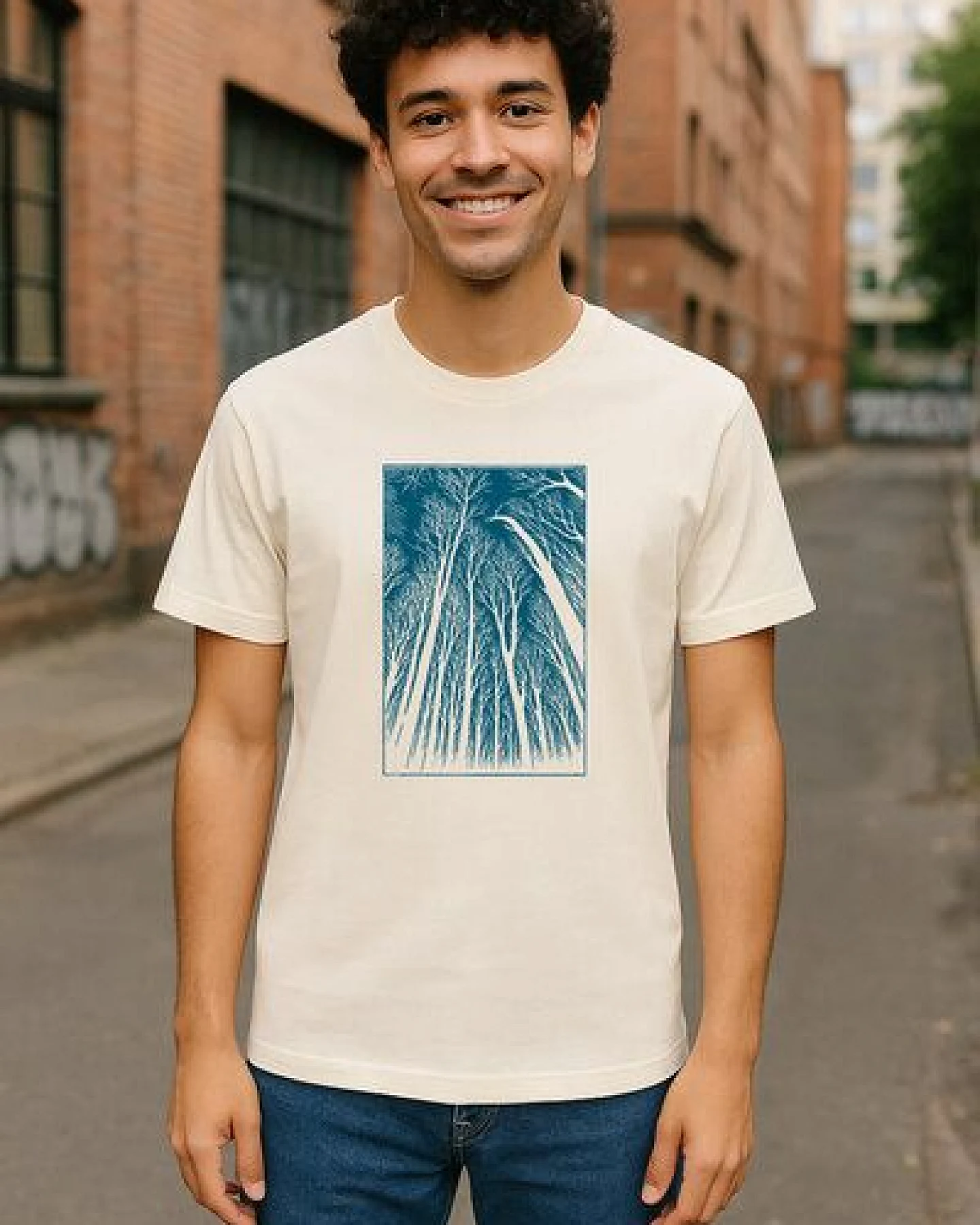 ilovemixtapes T-Shirt „Linolwald“ – Off White – Bio-Baumwolle – Handdruck in Dunkelblau – Fair & Vegan – Ansicht 2
