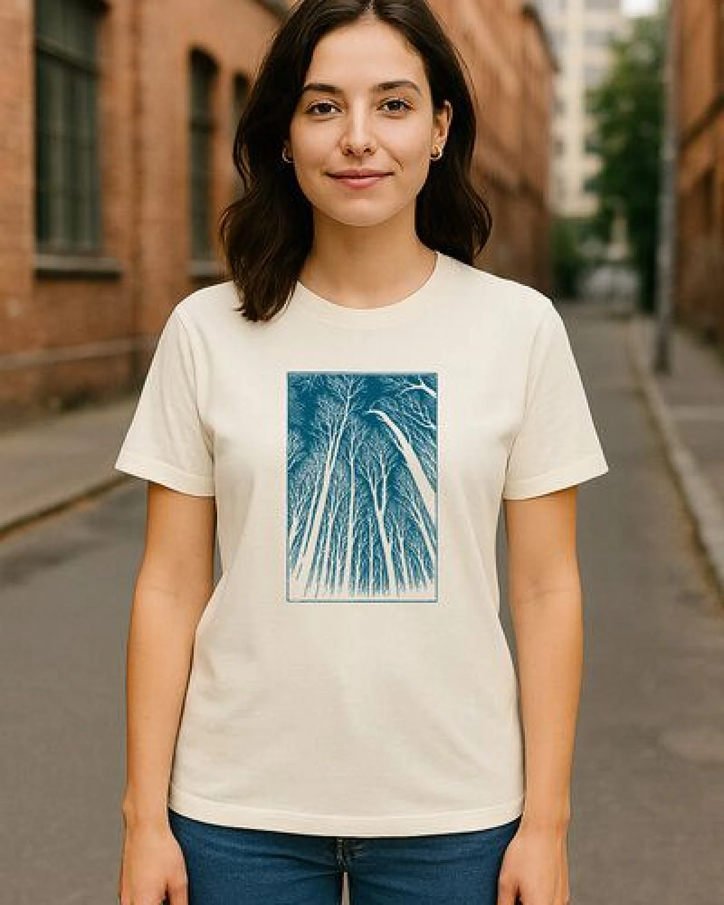 ilovemixtapes T-Shirt „Linolwald“ – Off White – Bio-Baumwolle – Handdruck in Dunkelblau – Fair & Vegan – Ansicht 3