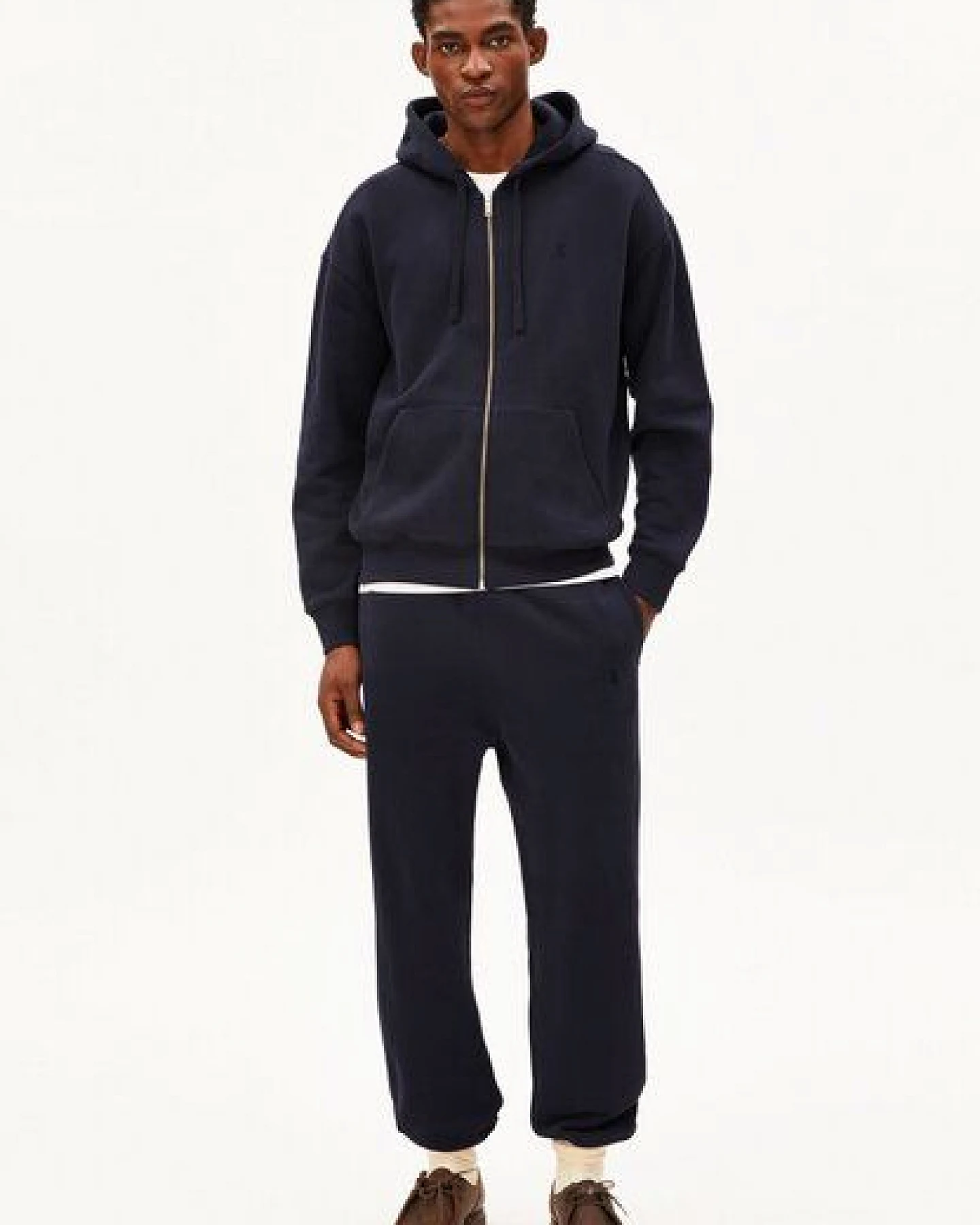 ARMEDANGELS ICONIC Å SAROMIAAN Herren Sweatjacke aus Bio-Baumwolle – Ansicht 4