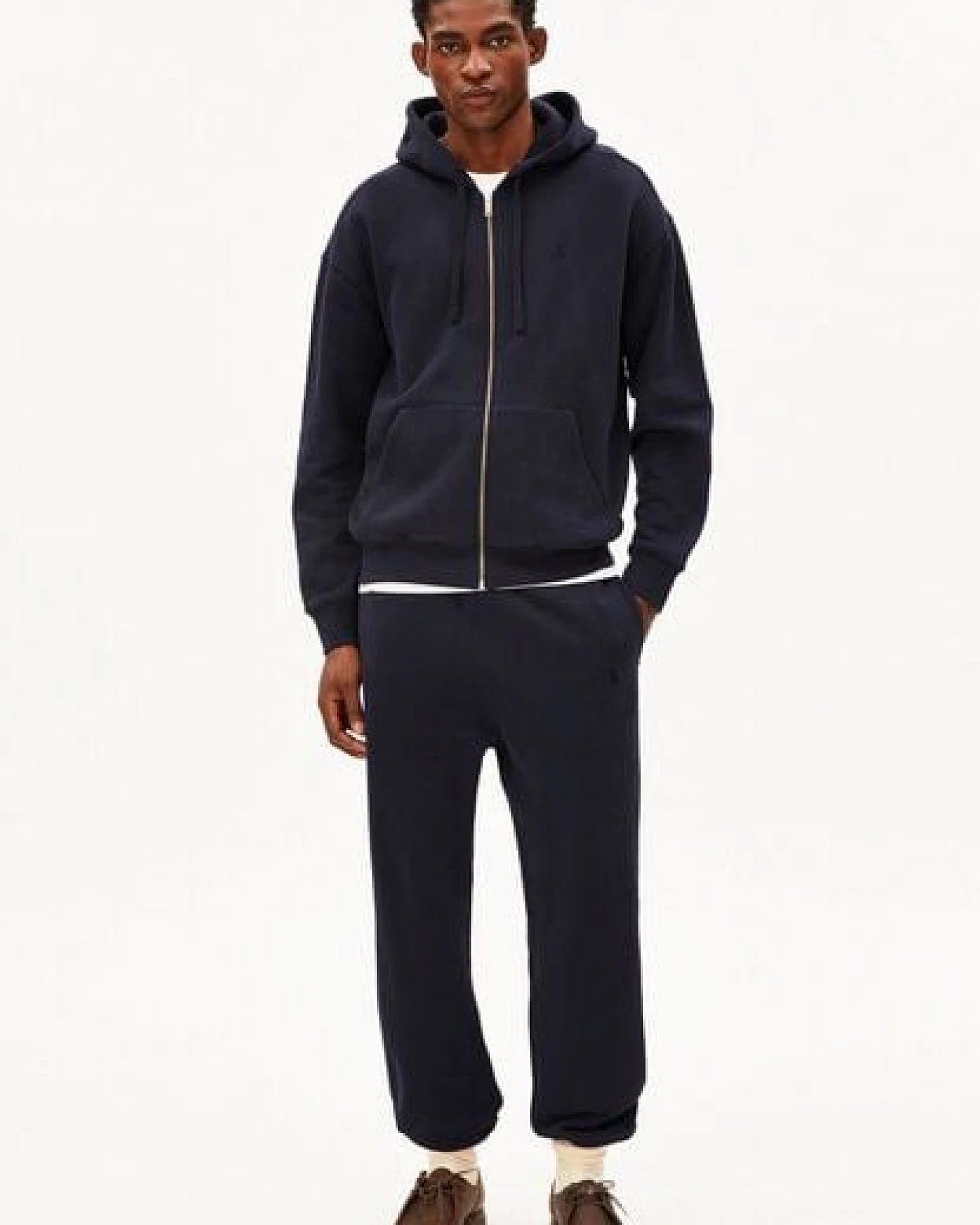 ARMEDANGELS ICONIC Å SAROMIAAN Herren Sweatjacke aus Bio-Baumwolle – Ansicht 4