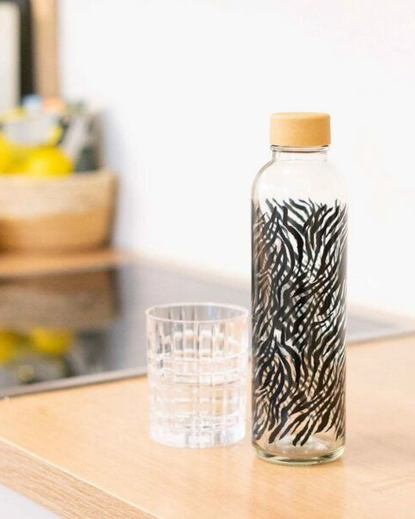 Carry Bottles Glastrinkflasche 0.7l verschiedene Designs – Ansicht 4