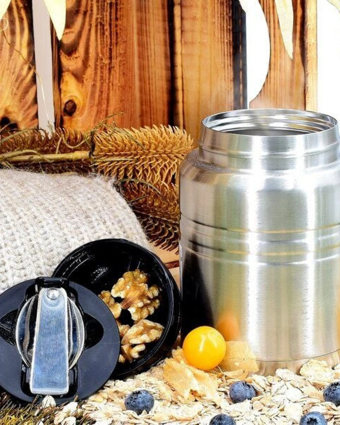 Dora's Dora’s Thermo-Lunchbox (750ml) mit Klapplöffel – Vakuumisoliert – Ansicht 2