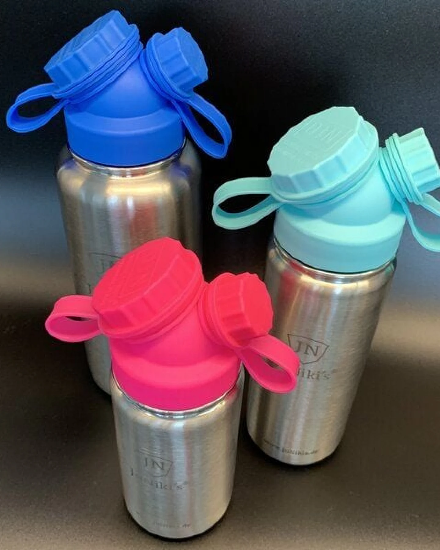 JN JuNiki's 3er Set zum Vorteilspreis: JuNiki´s® eco line isolierte Edelstahl Trinkflasche 3 Größen mit farbigen Deckeln Blau, Türkis, Pink – Ansicht 2