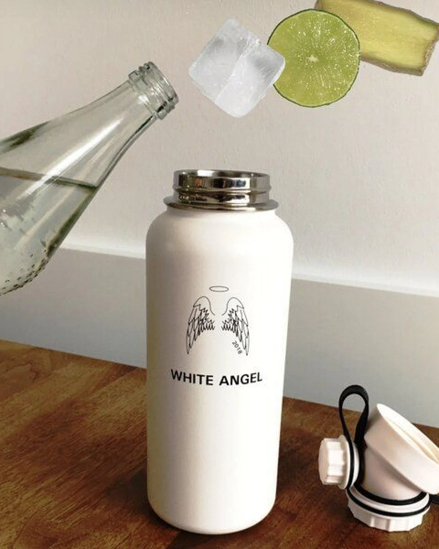 JN JuNiki's Exklusive JuNiki´s Trinkflasche XL aus Edelstahl Vakuum-isoliert 1L/32oz – limitierte Sonderedition „White Angel“ – Ansicht 3