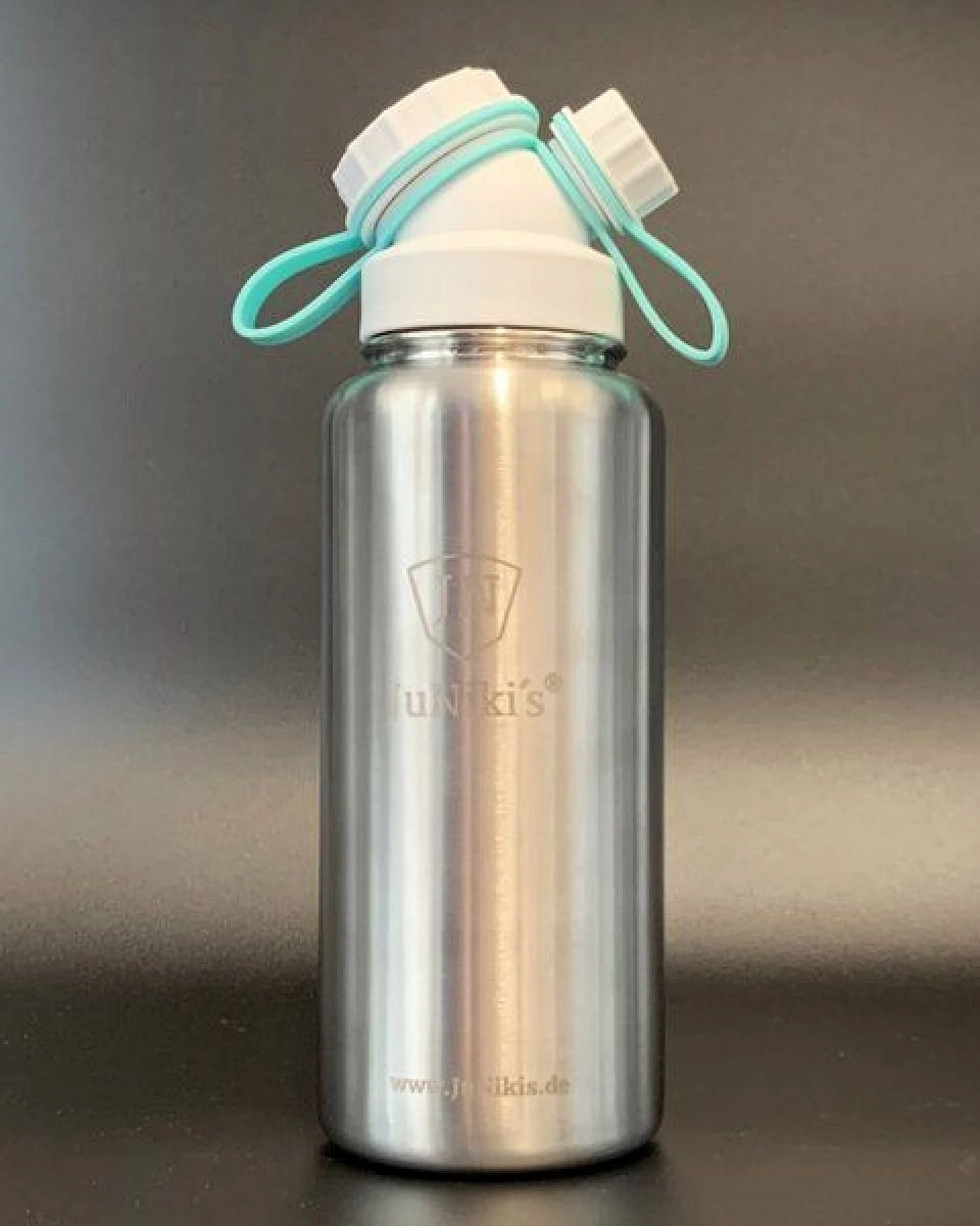 JN JuNiki's Set: 2 JuNiki´s® eco line isolierte Edelstahl Trinkflaschen mit 550ml + 1 Liter mit Deckelhaltern in Türkis + Gelb zum Wechseln – Ansicht 3