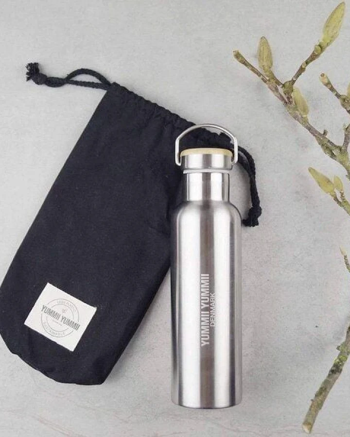 Yummii Yummii Getränkeflasche Bamboo Lid aus Edelstahl, 600ml