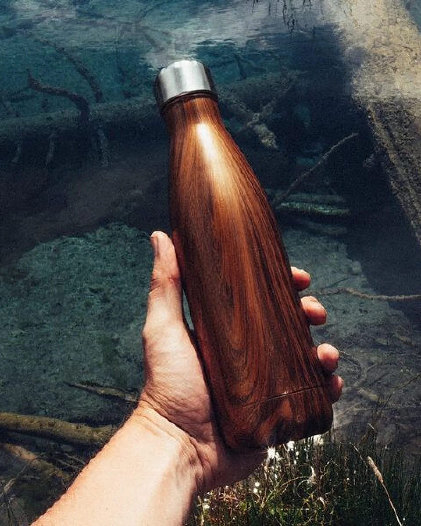 Dora's Dora’s Thermoflasche im Holz-Design (500ml) – Doppelwandig & Isoliert – Auslaufsicher – Ansicht 2