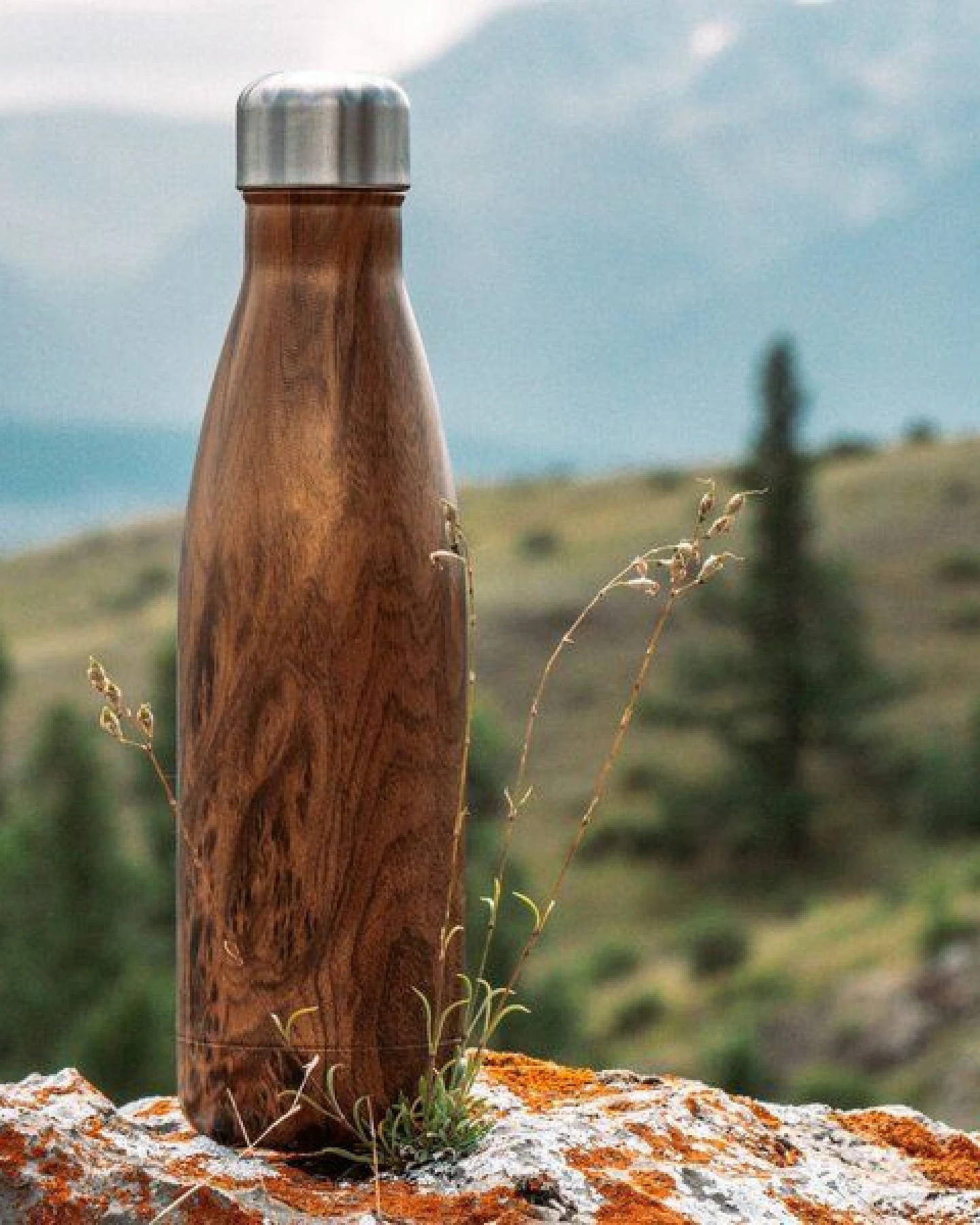 Dora's Dora’s Thermoflasche im Holz-Design (500ml) – Doppelwandig & Isoliert – Auslaufsicher – Ansicht 4