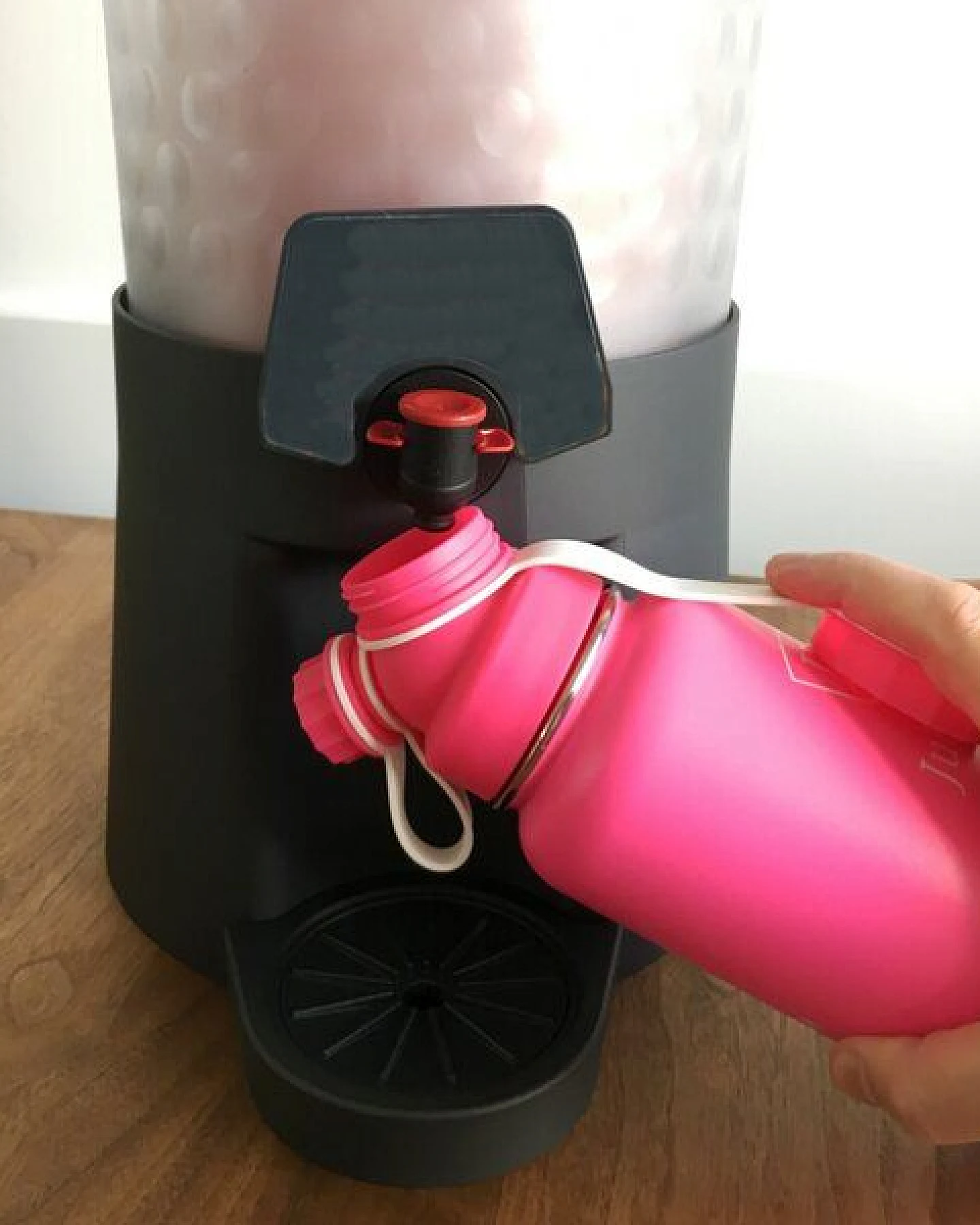 JN JuNiki's Exklusive JuNiki´s Trinkflasche XL aus Edelstahl Vakuum-isoliert 1L/32oz – limitierte Sonderedition „Pink Panther“ – Ansicht 4