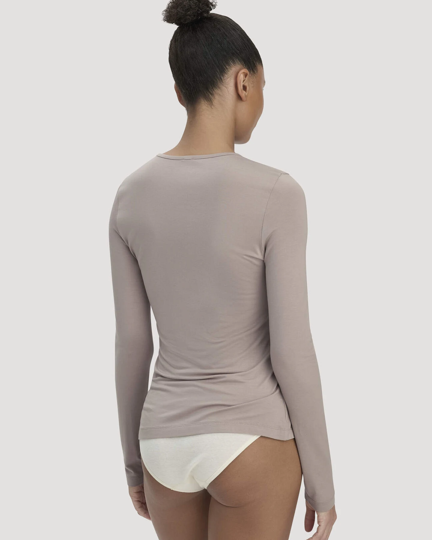 hessnatur Damen Longsleeve PURE FLOW aus TENCEL™ Modal - beige - Größe 36 – Ansicht 2