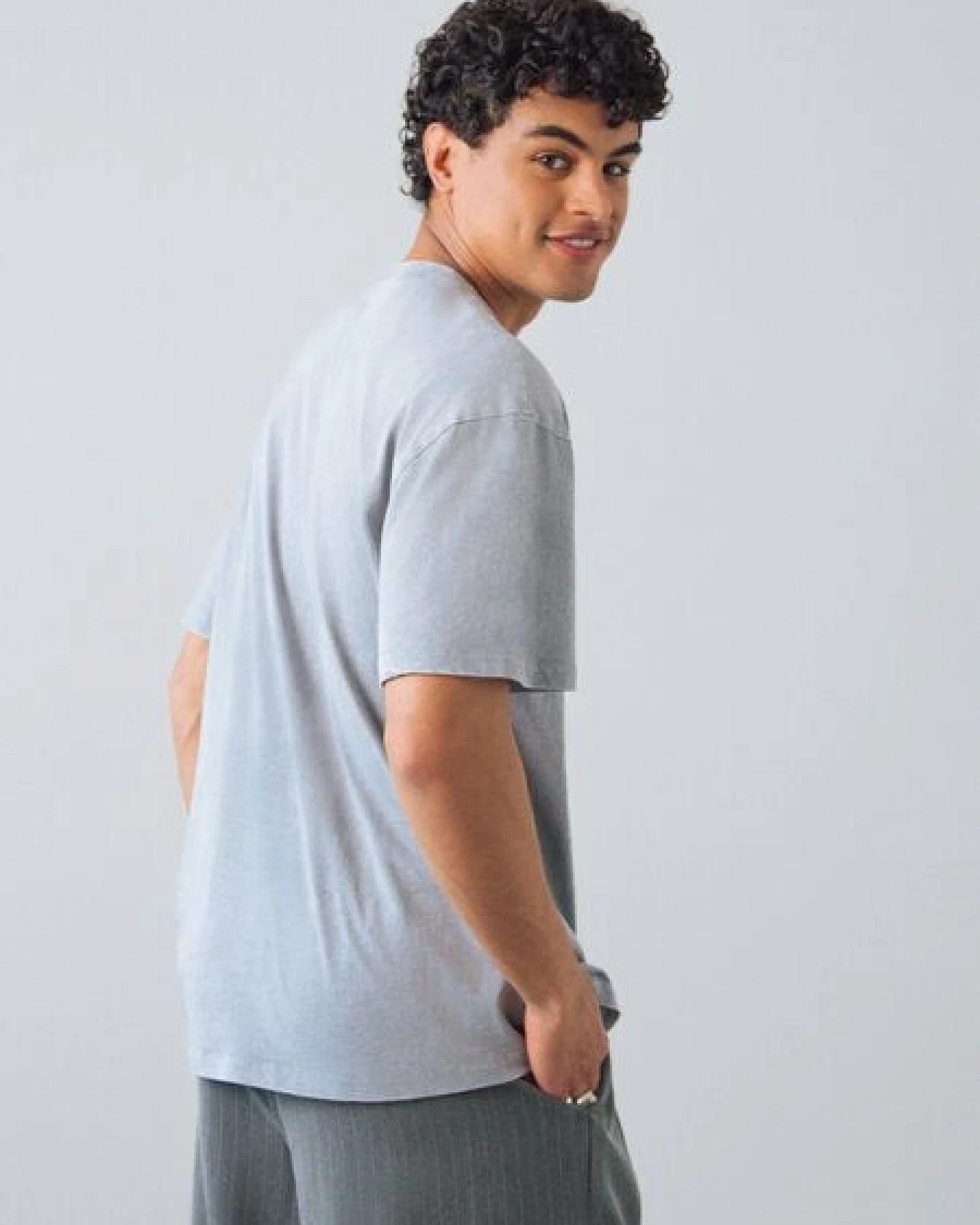 Honest Basics Hipster Shirt aus Bio- und recycelter Baumwolle – Ansicht 4