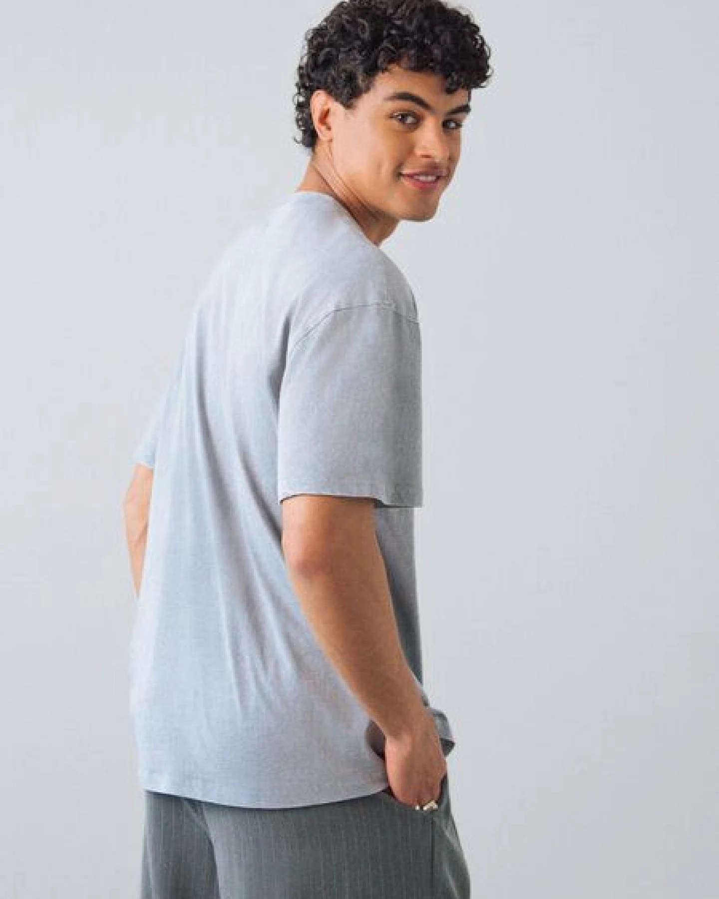 Honest Basics Hipster Shirt aus Bio- und recycelter Baumwolle – Ansicht 4