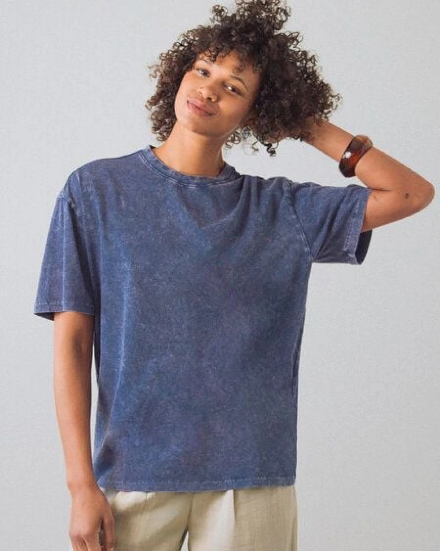 Honest Basics Hipster Shirt aus Bio- und recycelter Baumwolle – Ansicht 2