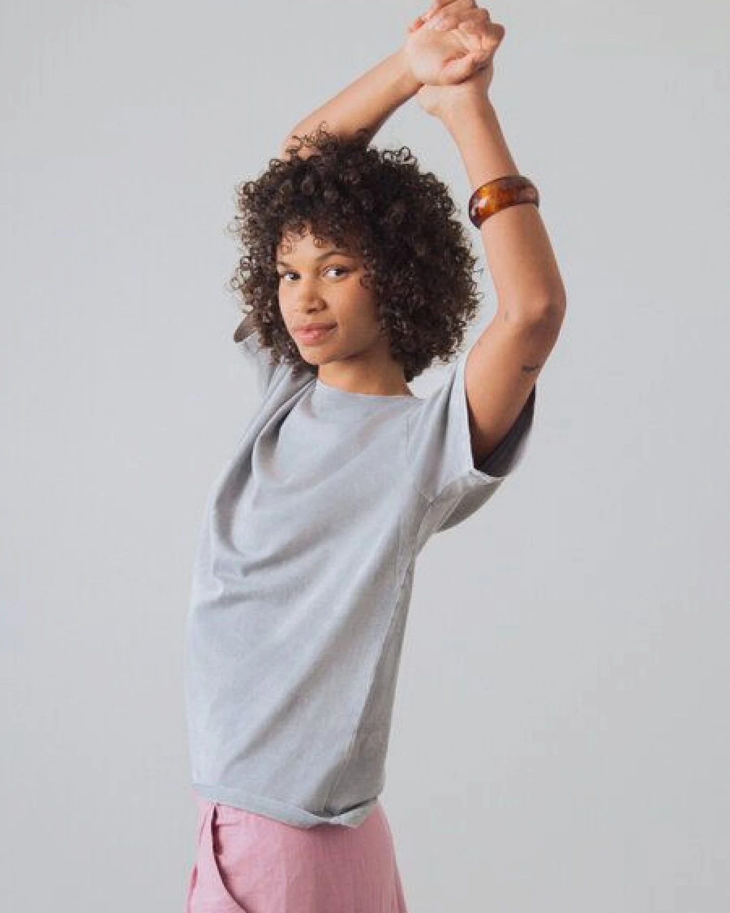 Honest Basics Hipster Shirt aus Bio- und recycelter Baumwolle – Ansicht 2