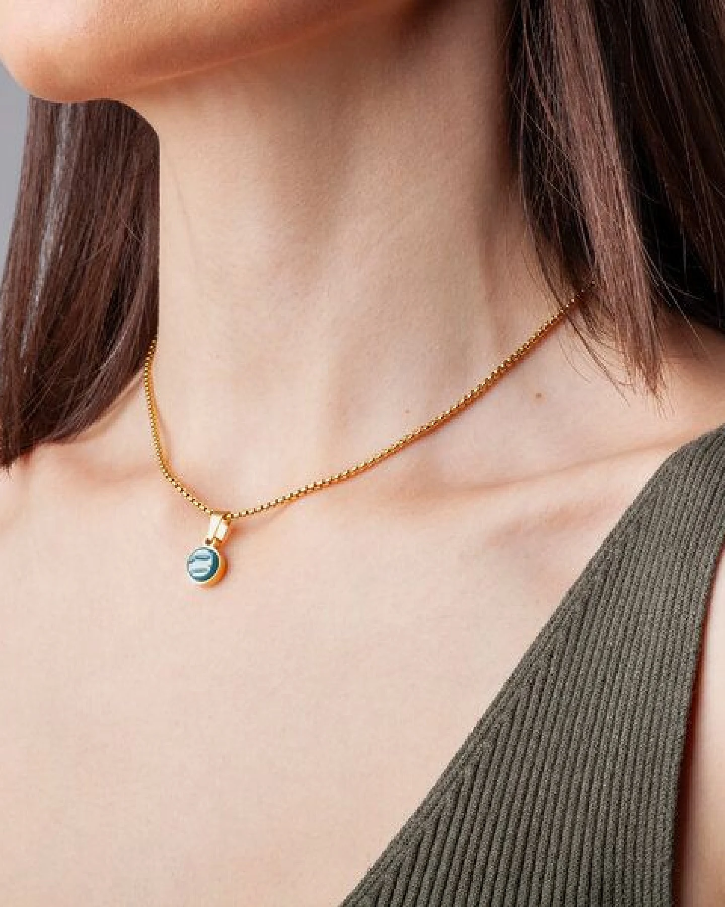 ALEXASCHA Kurze Kette mit Anhänger – Ansicht 2