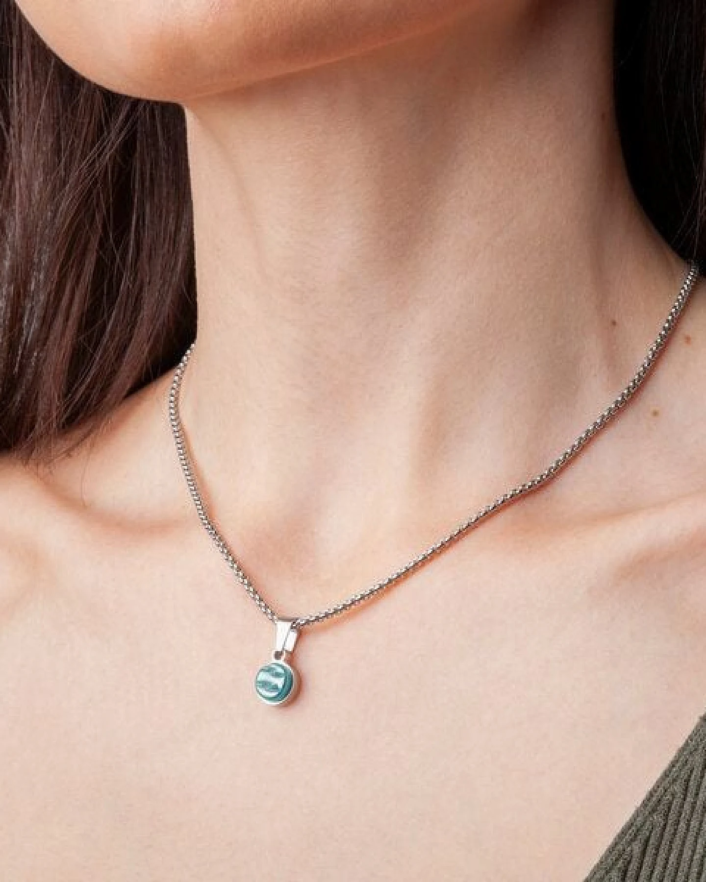 ALEXASCHA Kurze Kette mit Anhänger – Ansicht 2