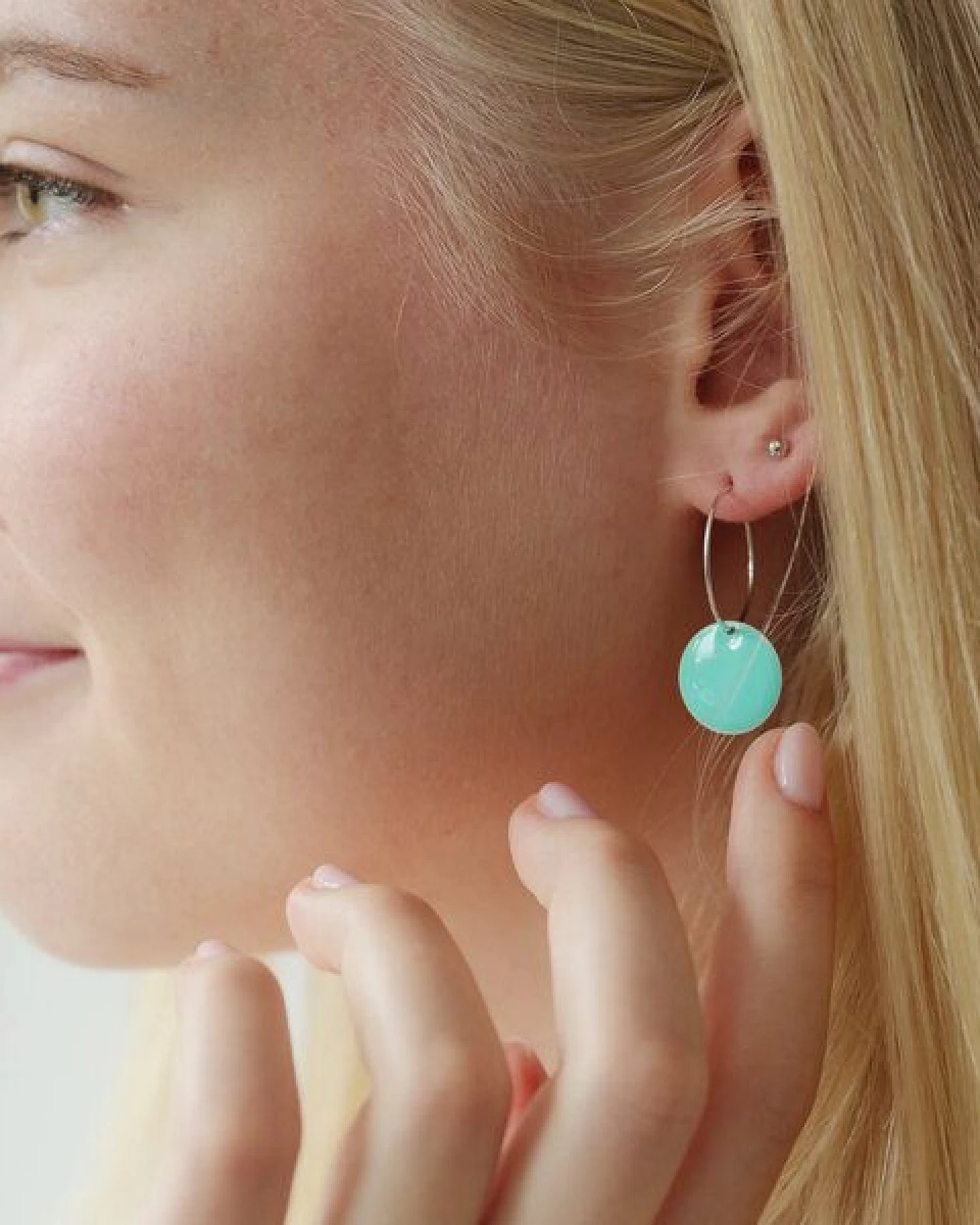 BELLYBIRD Jewellery Ohrringe - emailliertes Plättchen, Anhänger aus Silber mit Emaille – Ansicht 4