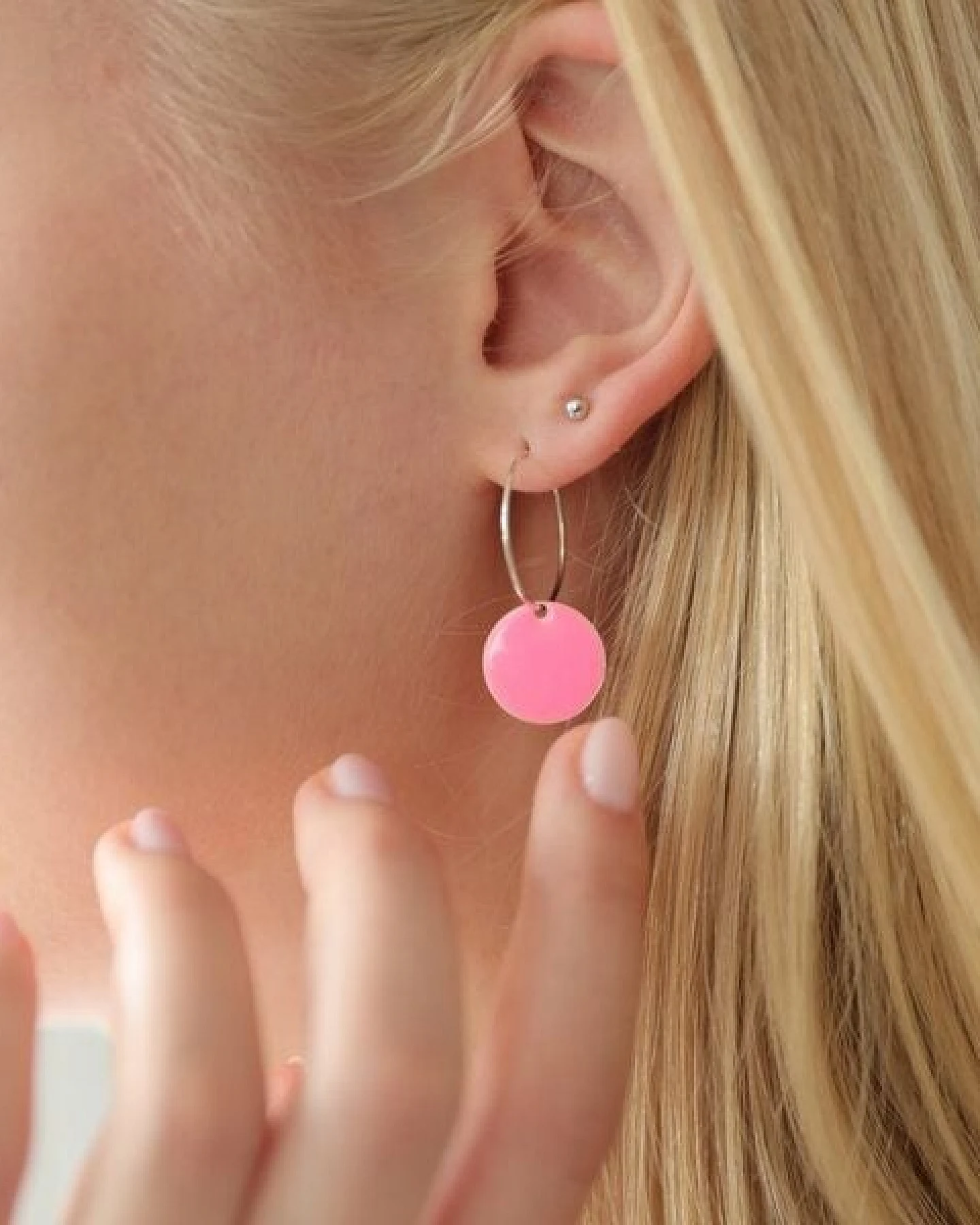 BELLYBIRD Jewellery Ohrringe - emailliertes Plättchen, Anhänger aus Silber mit Emaille – Ansicht 4