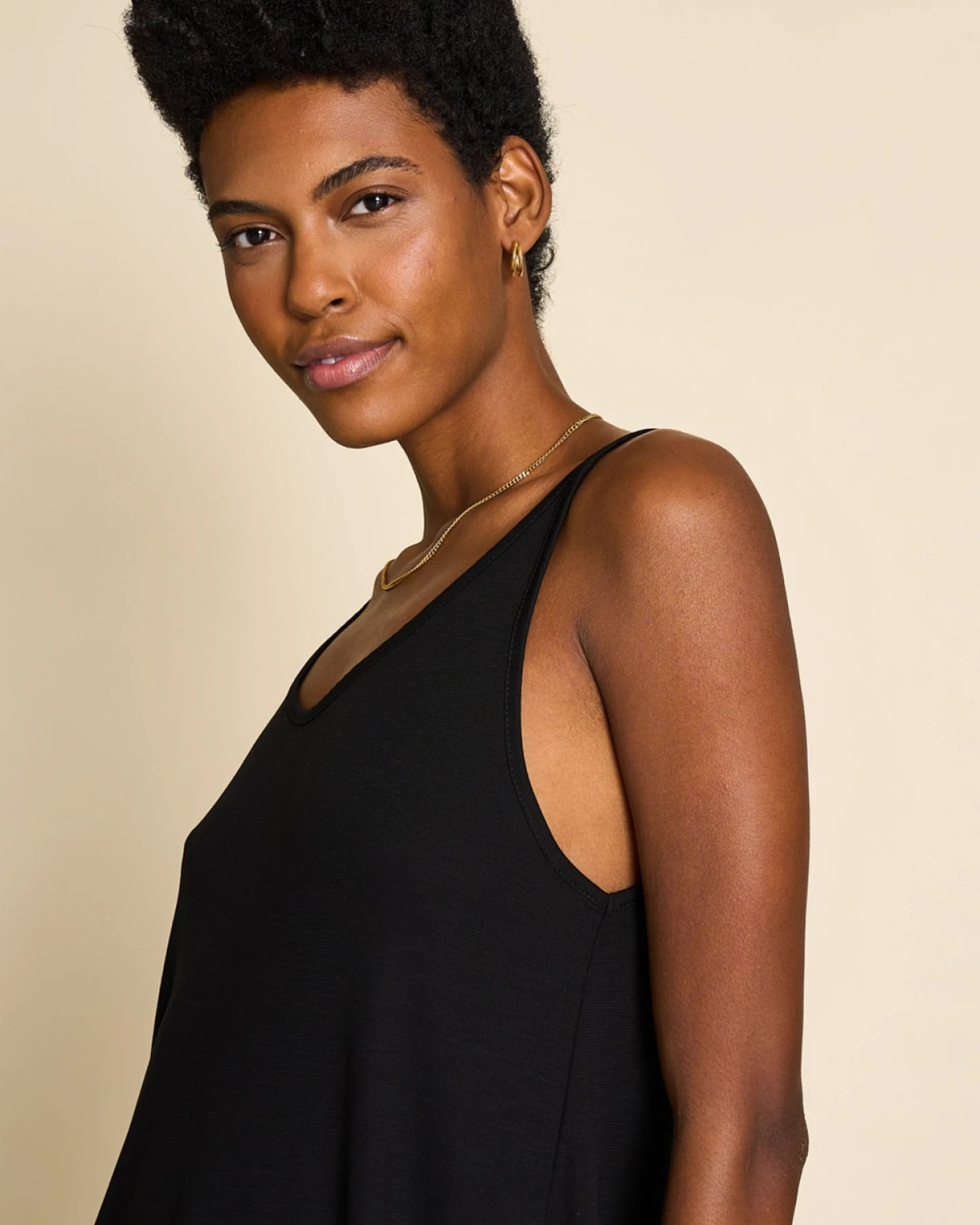 Kleid Triangle Flow Short Schwarz – Ansicht 2