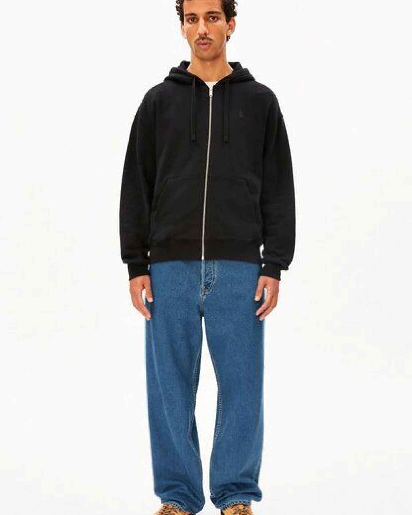 ARMEDANGELS ICONIC Å SAROMIAAN Herren Sweatjacke aus Bio-Baumwolle – Ansicht 4