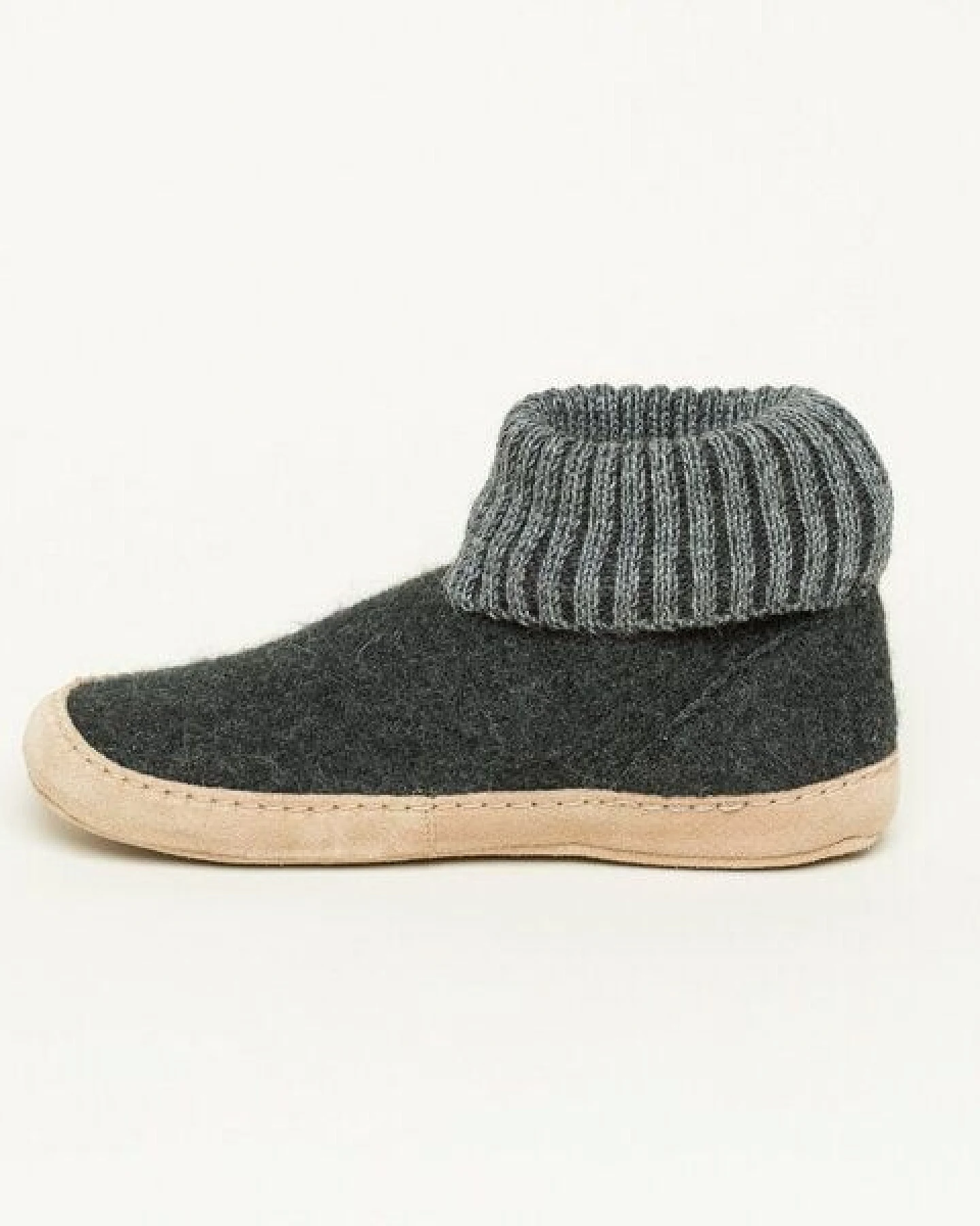 Gottstein Hüttenschuh Dakota - Hoher Filzhausschuh für Damen & Herren aus 100% Schurwolle mit extra bequemer Ledersohle & elastischem Strickbund – Ansicht 3