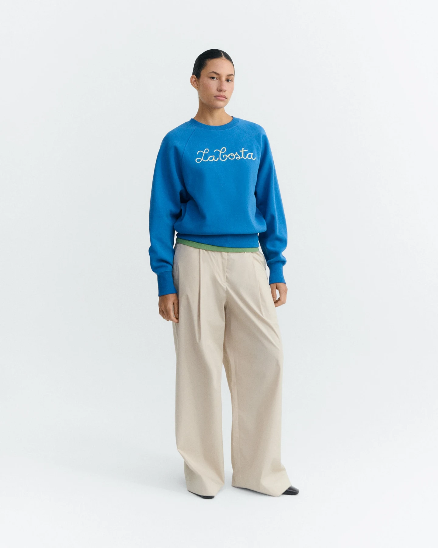 Thinking MU Damen vegan Sweatshirt Bonnie Coast Handbesticktes Blau – Ansicht 2