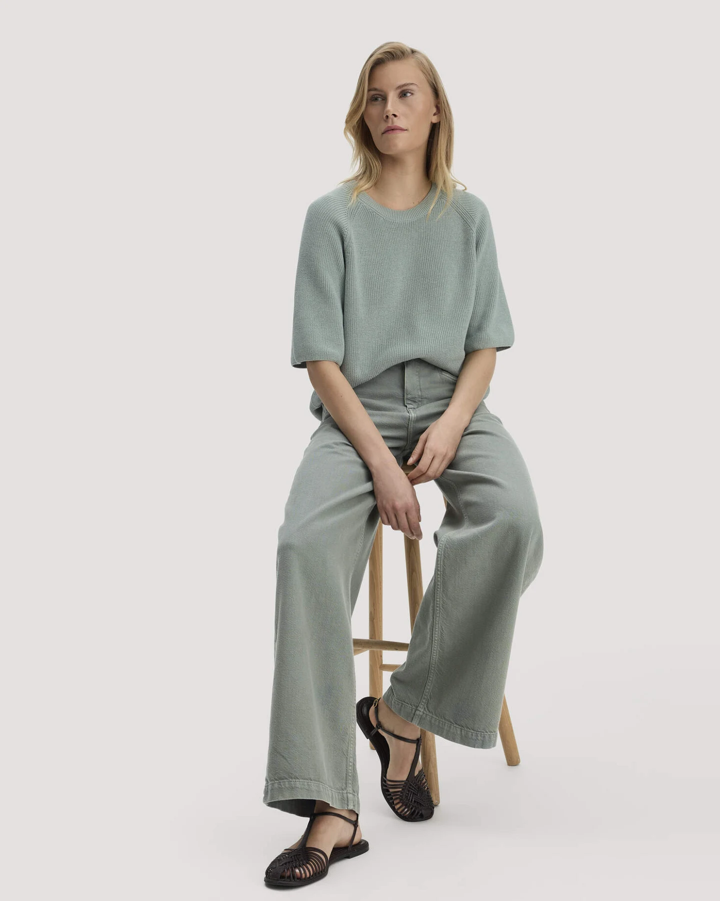 hessnatur Damen Jeans VONNA Super Wide Leg aus Bio-Baumwolle mit TENCEL™ Lyocell - grün - Größe 30/34 – Ansicht 4