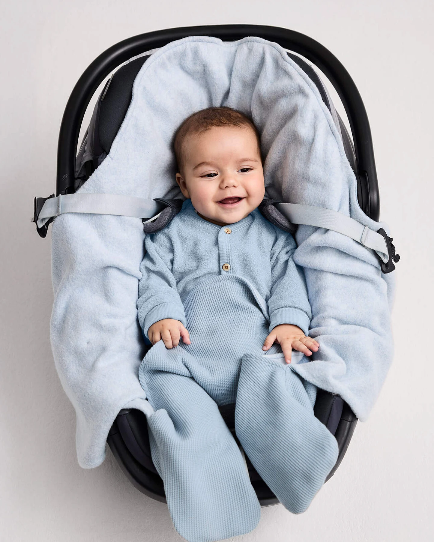 hessnatur Baby Piqué Einschlagdecke aus Bio-Baumwolle - blau - Größe 88cm x 100cm – Ansicht 2