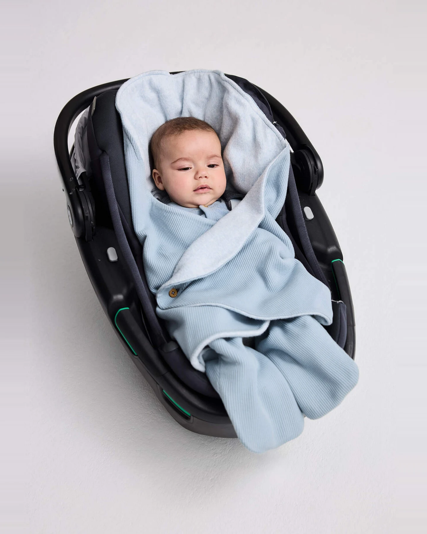 hessnatur Baby Piqué Einschlagdecke aus Bio-Baumwolle - blau - Größe 88cm x 100cm – Ansicht 3