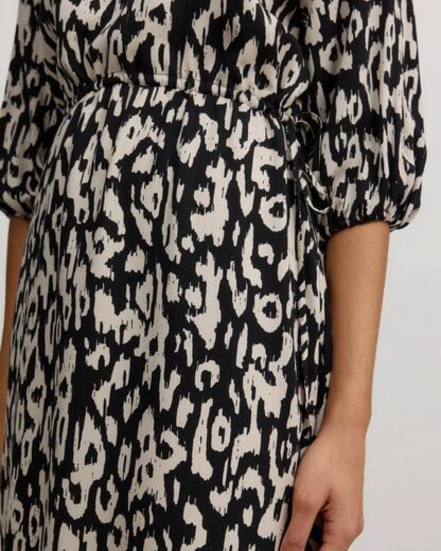 Damen Kleid aus LENZING ECOVERO Viskose - NEMESIA BLOT - recolution – Ansicht 4