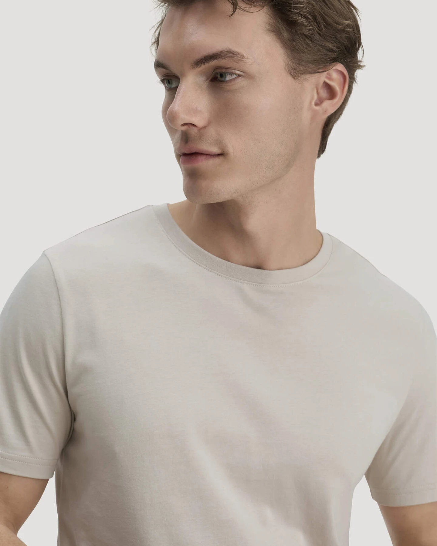 hessnatur Herren T-Shirt Regular aus Regenerative Organic Cotton (ROC) - beige - Größe 46 – Ansicht 4