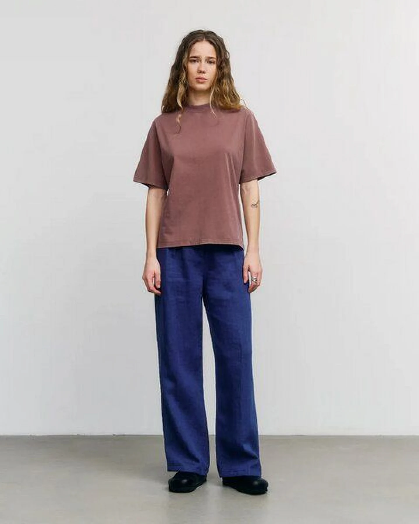 Rotholz Basic T-Shirt mit breitem Kragen Bio Baumwolle – Ansicht 3