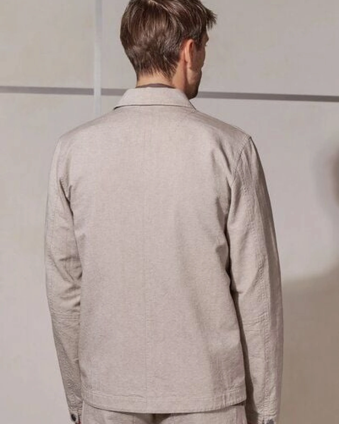 About Companions Lässige Jacke ASIR aus festem 230g Bio-Baumwoll-Canvas. – Ansicht 2