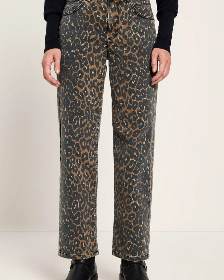 Jeans Relaxed Leo Print Braun